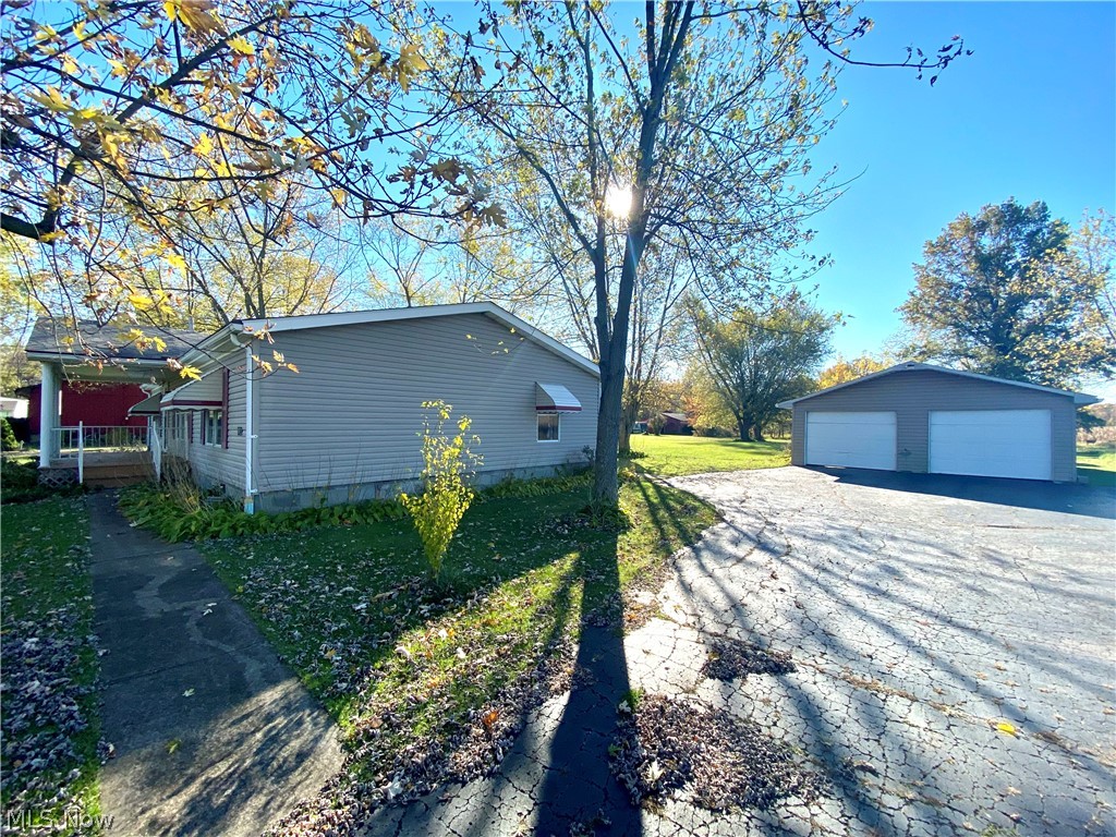 1923 East Garfield Road New Springfield, OH 44443 - Photo 2 of 15 Gallery Image 2