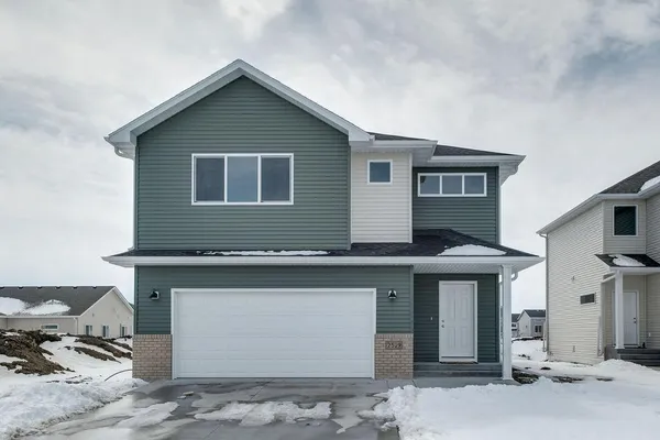 $385,987 | 2529 36th Avenue South, Moorhead, MN 56560