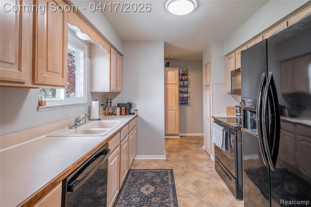 5395 Howe Road Grand Blanc, MI 48439 - Photo 9 of 25