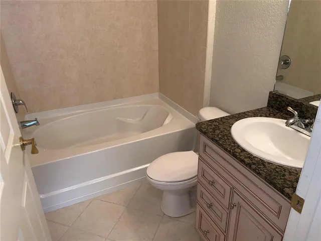 $2,400 | 4715 Southwest 91st Drive, Unit 201, Gainesville, FL 32608