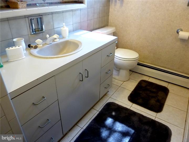 20 Firebush Road Levittown, PA 19056 - Photo 11 of 25 Master Bathroom