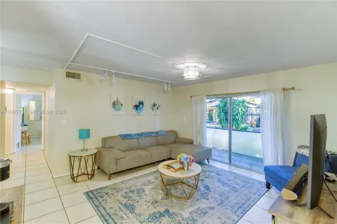 $179,900 | 3095 North Oakland Forest Drive, Unit 104, Oakland Park, FL 33309