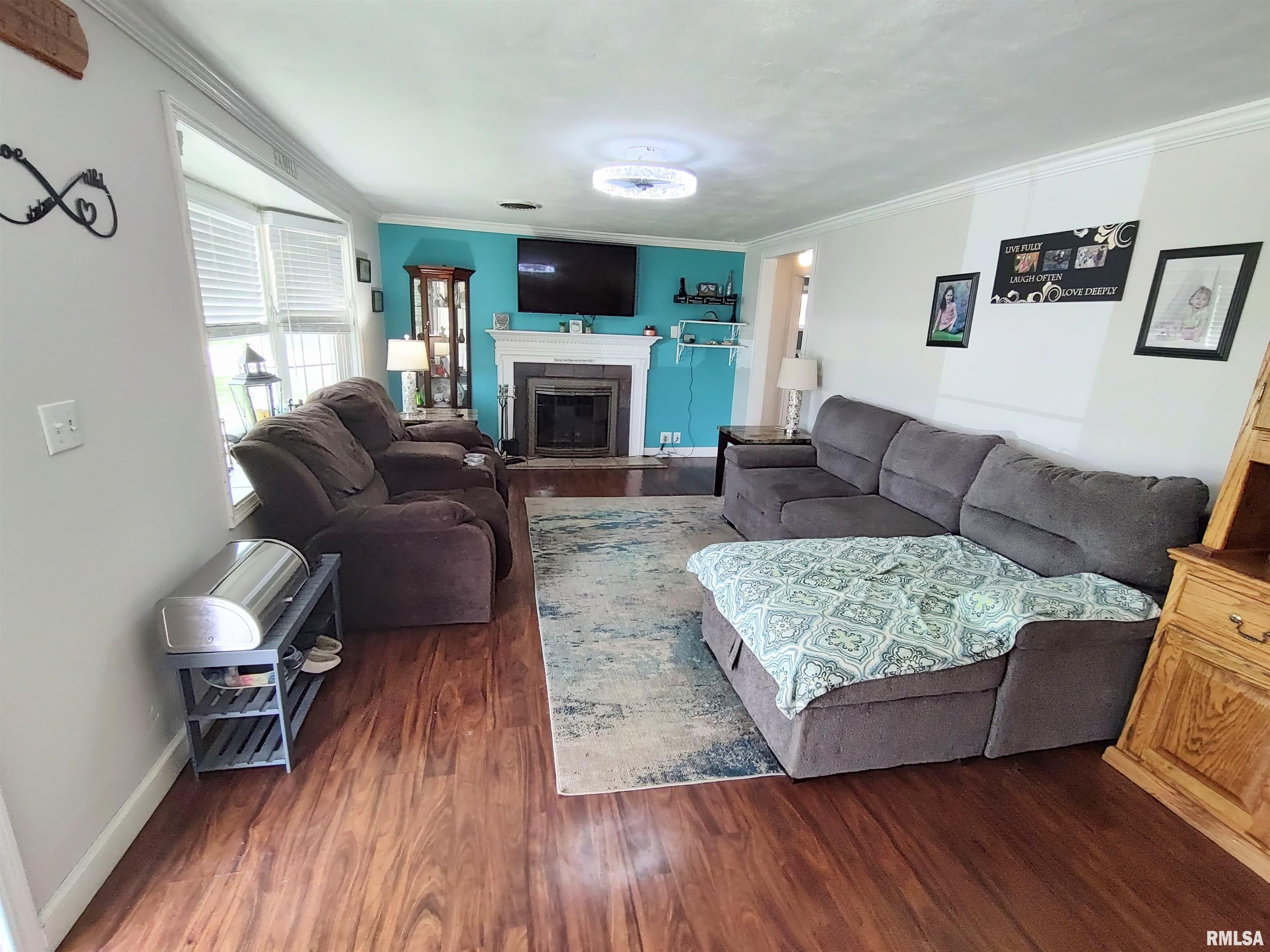 1512 Hickory Point Road Metamora, IL 61548 - Photo 8 of 36 Gallery Image 8
