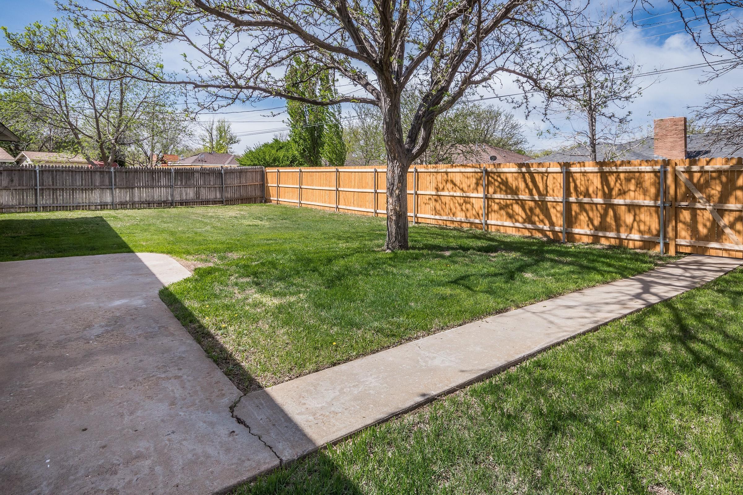 4206 Kingston Road Amarillo, TX 79109 - Photo 15 of 17 Backyard