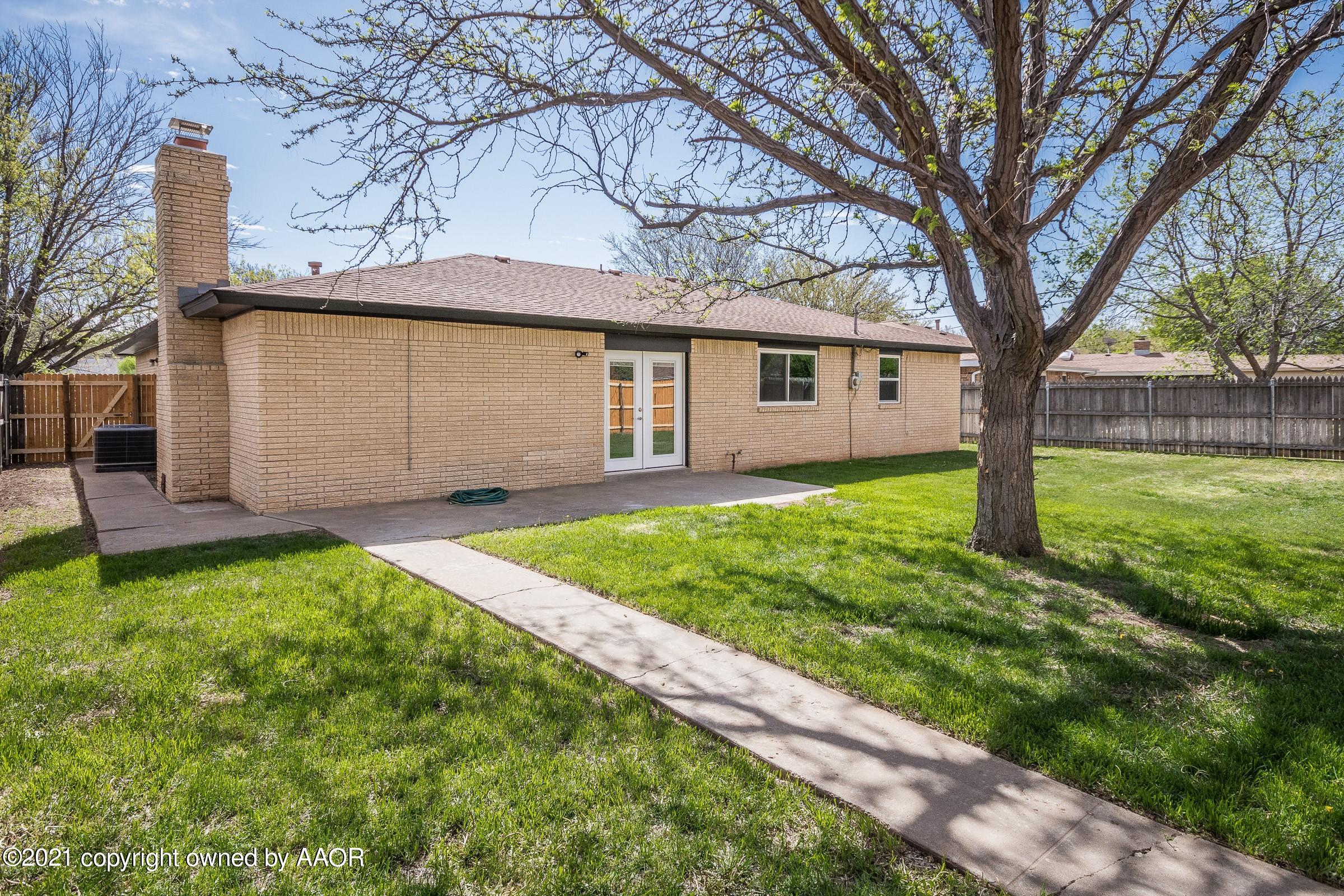 4206 Kingston Road Amarillo, TX 79109 - Photo 16 of 17 Backyard view 2