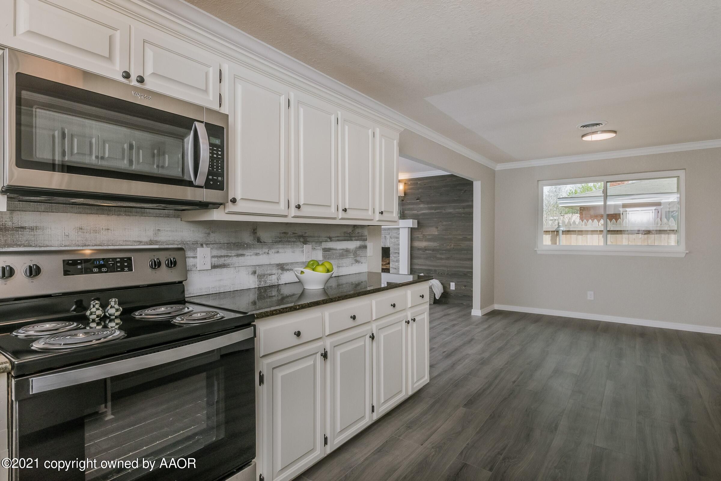4206 Kingston Road Amarillo, TX 79109 - Photo 7 of 17 Kitchen View 2