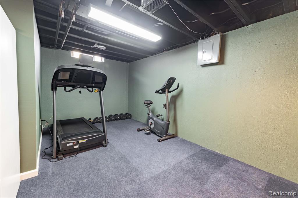 22205 Meridian Road Grosse Ile, MI 48138 - Photo 27 of 42 Gallery Image 27