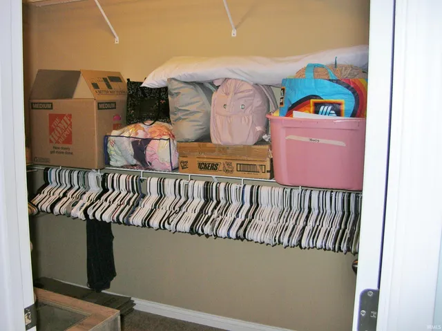 $324,900 | 9434 Hedgewood Court, Evansville, IN 47725