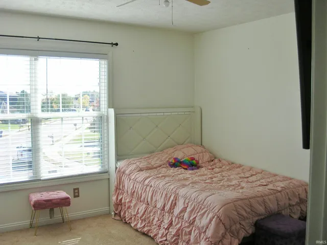 $324,900 | 9434 Hedgewood Court, Evansville, IN 47725