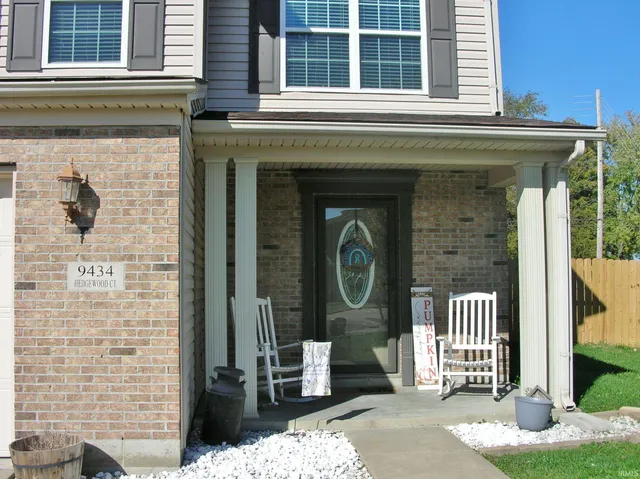 $324,900 | 9434 Hedgewood Court, Evansville, IN 47725