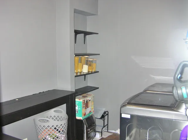 $324,900 | 9434 Hedgewood Court, Evansville, IN 47725