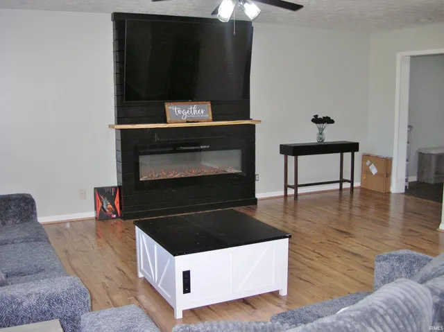 $324,900 | 9434 Hedgewood Court, Evansville, IN 47725