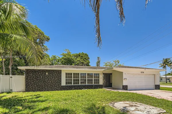 $490,000 | 6714 Boulevard Of Champions, North Lauderdale, FL 33068