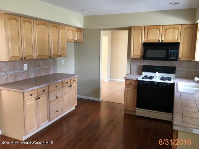16 Remsen Drive Howell, NJ 07731 - Photo 2 of 16 kitchen (2)
