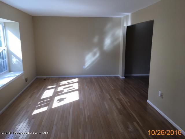 16 Remsen Drive Howell, NJ 07731 - Photo 3 of 16 IMG_1324 dated