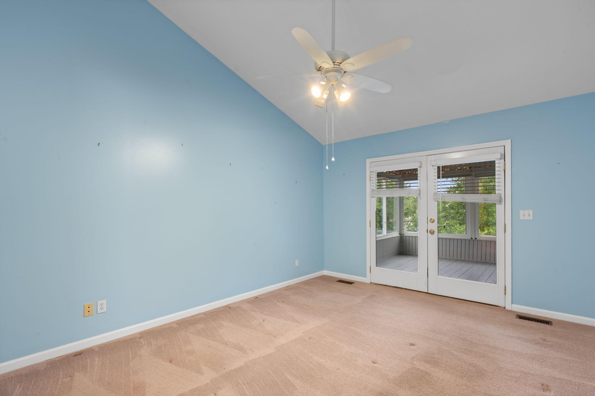 719 Lakehaven Circle Decatur, TN 37322 - Photo 13 of 43 10-web-or-mls-Lakehaven Cir-Autumn B-10