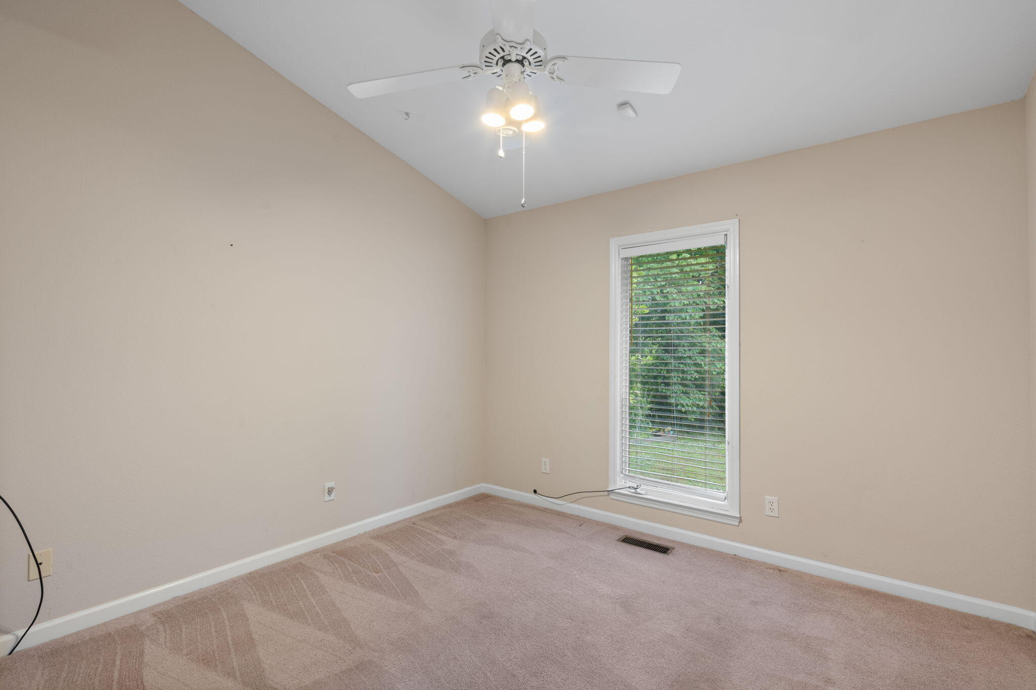 719 Lakehaven Circle Decatur, TN 37322 - Photo 19 of 43 16-web-or-mls-Lakehaven Cir-Autumn B-16