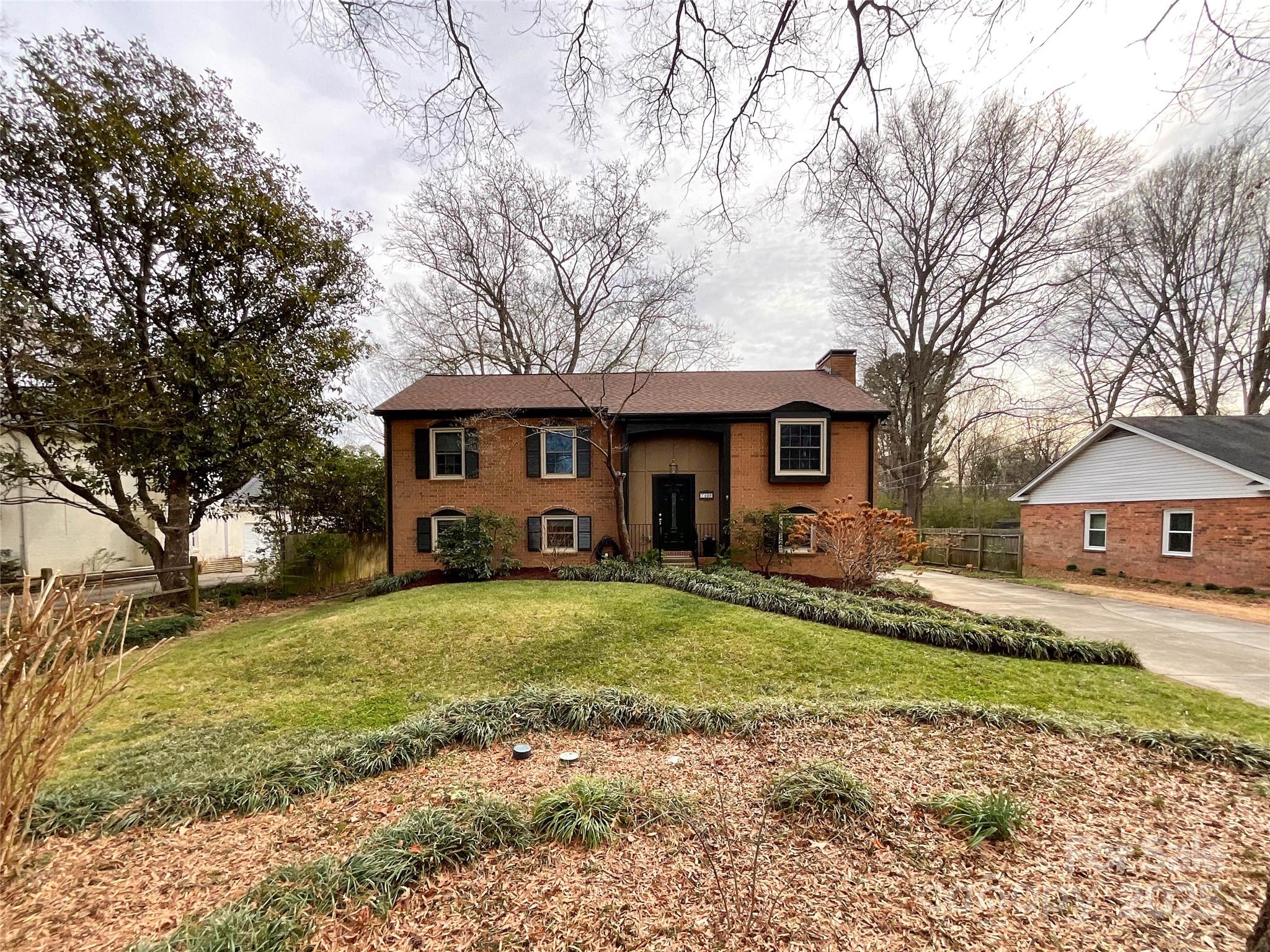 7109 Edgefield Court Matthews, NC 28104 - Photo 2 of 34