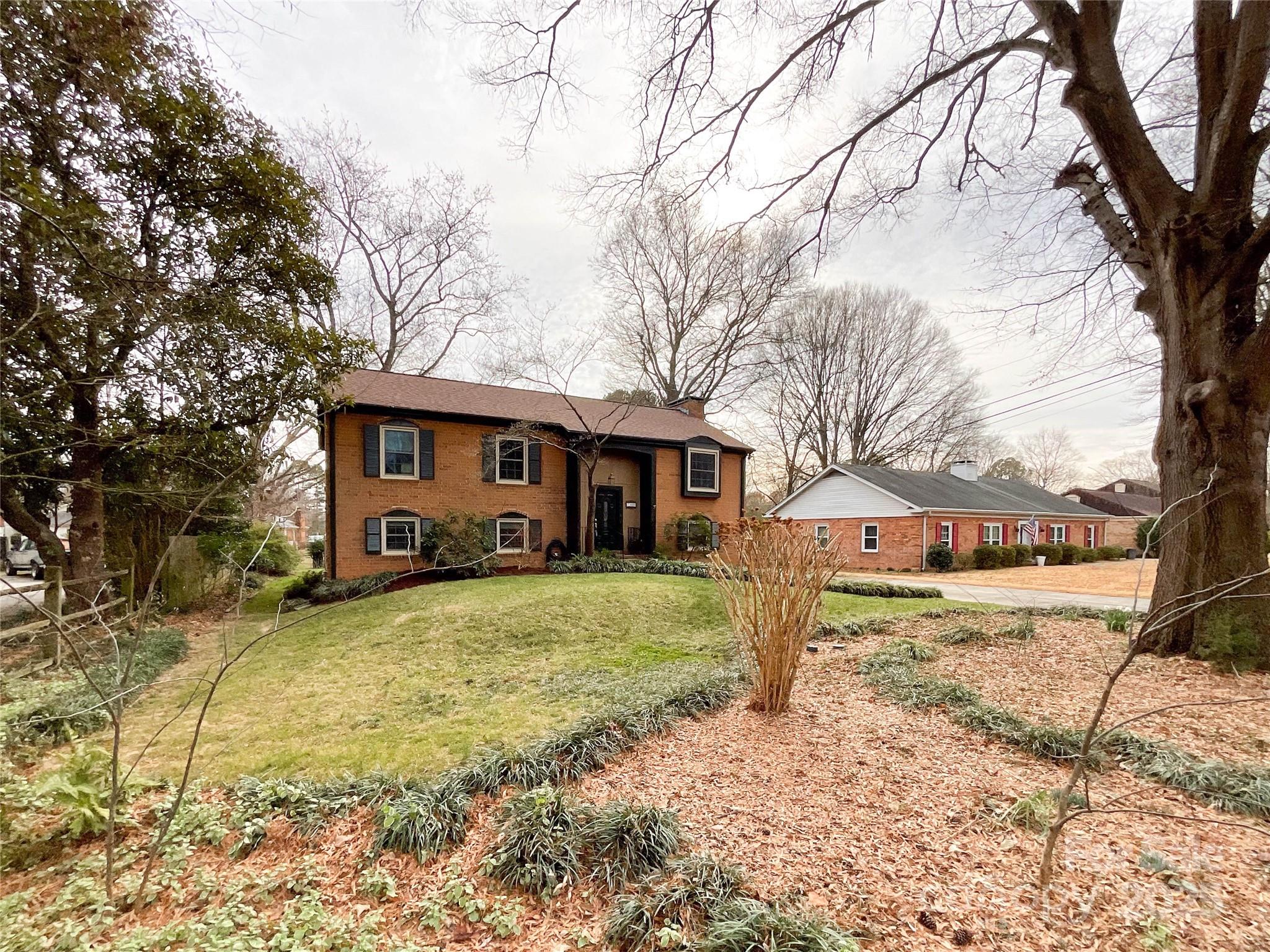 7109 Edgefield Court Matthews, NC 28104 - Photo 3 of 34
