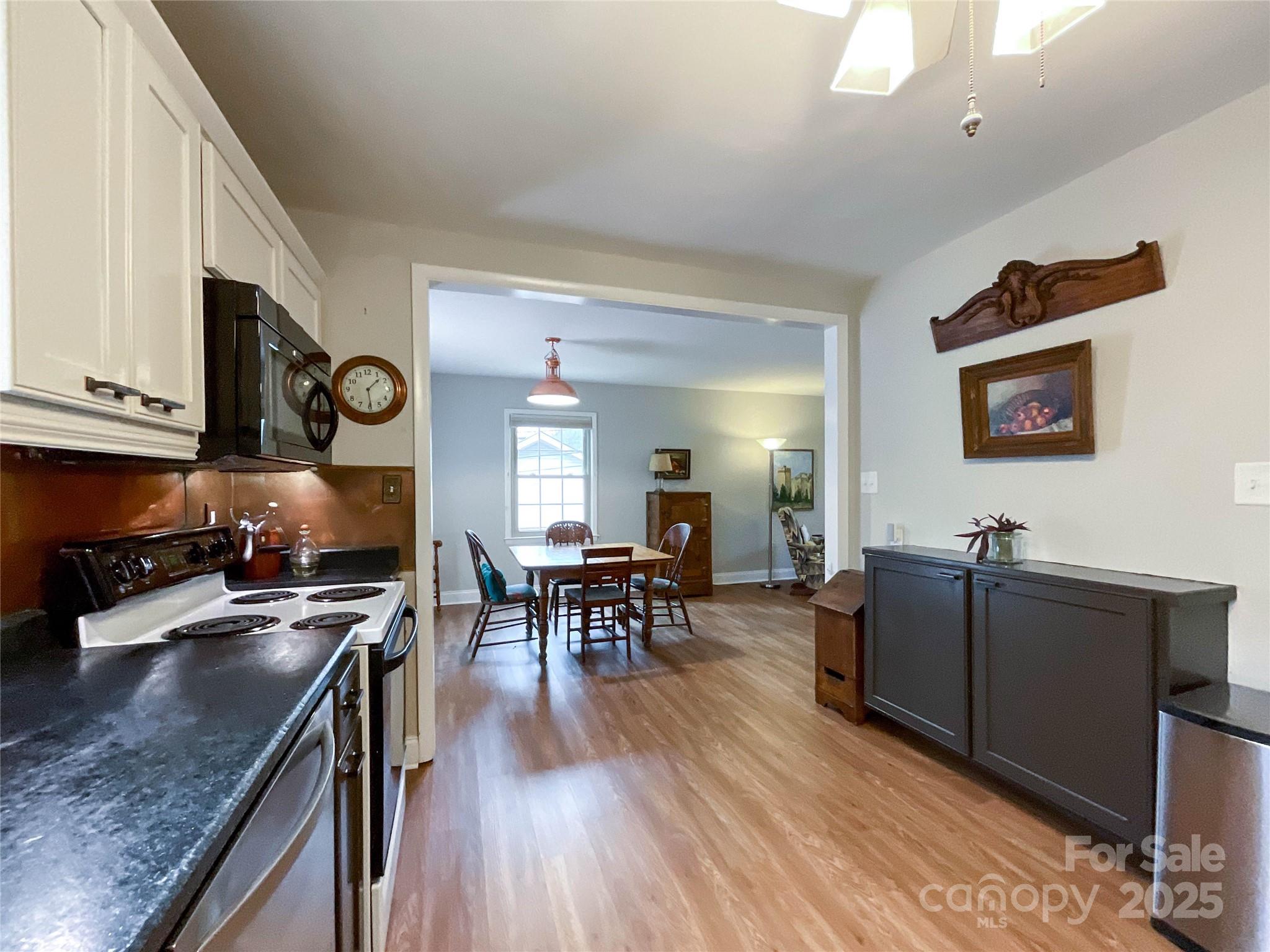 7109 Edgefield Court Matthews, NC 28104 - Photo 8 of 34