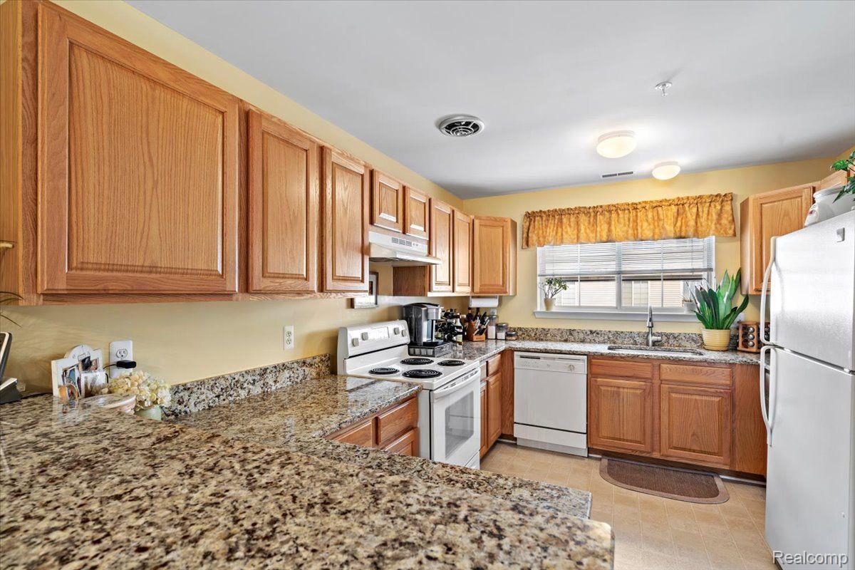 16844 Farmington Road Livonia, MI 48154 - Photo 7 of 20 Gallery Image 7