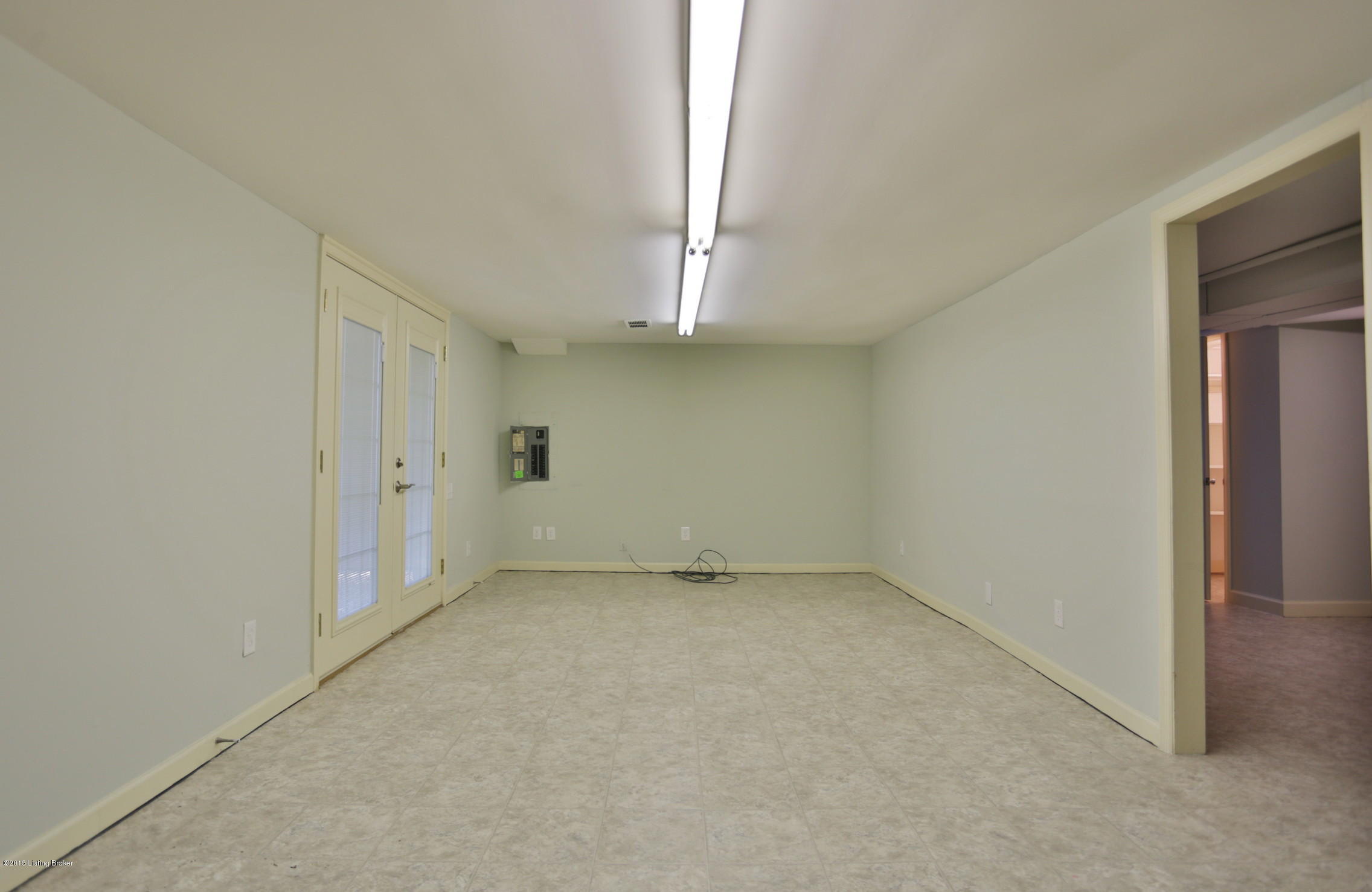 8811 Perry Road Lyndon, KY 40222 - Photo 30 of 39 31