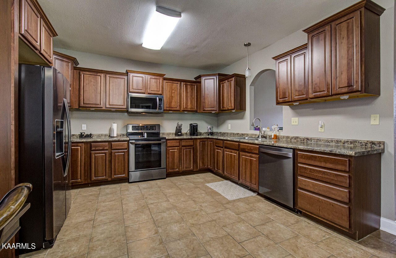1388 Golf Course Road Newport, TN 37821 - Photo 8 of 35 Gallery Image 8