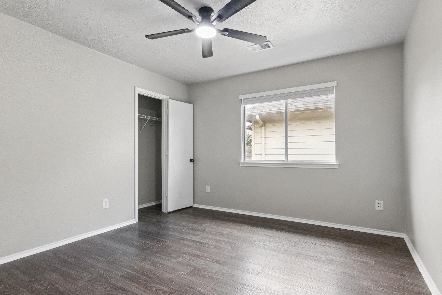 14211 Brunswick Point Lane Houston, TX 77047 - Photo 12 of 17