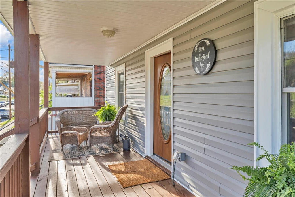 826 Rutherford Avenue Northwest Roanoke, VA 24016 - Photo 4 of 28 20153906-mib02948_201539_S