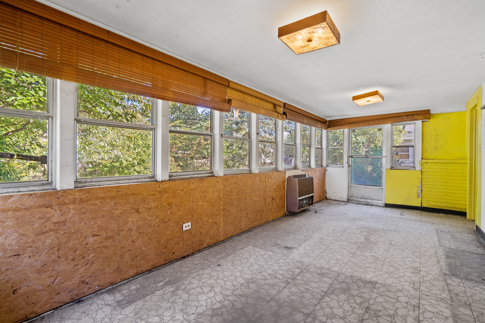 244 Thomas Street Park Forest, IL 60466 - Photo 20 of 30 a view of an empty room with a window