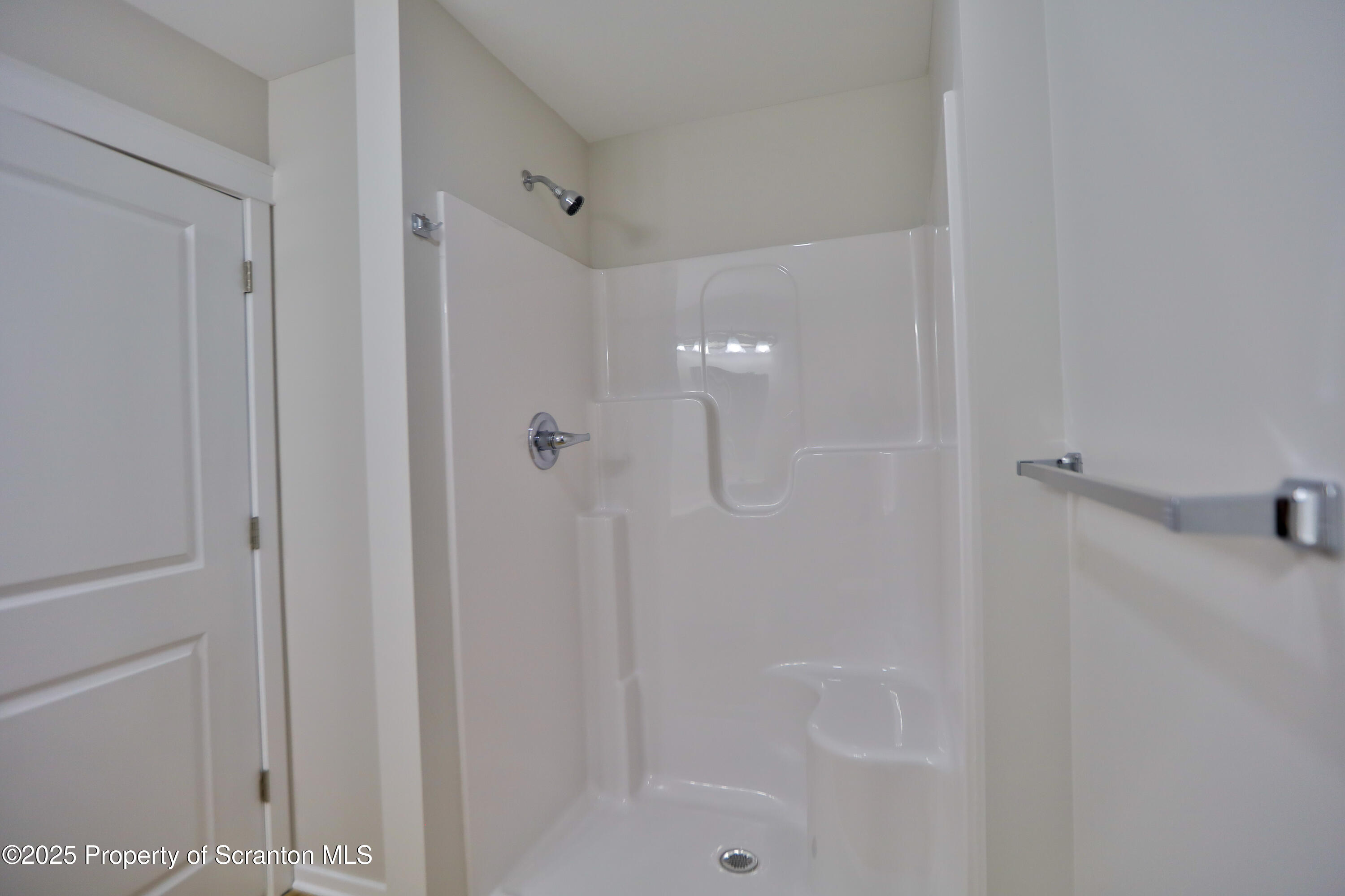 160 Bianca Way Old Forge, PA 18518 - Photo 14 of 19