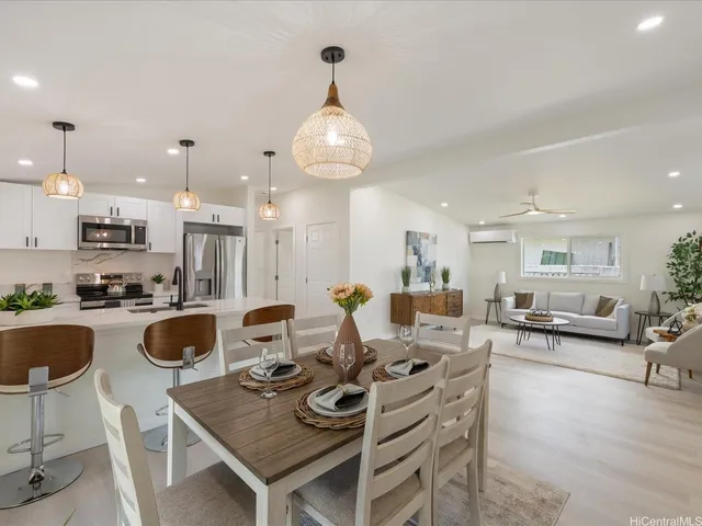 $1,099,000 | 2078 Akaikai Loop, Pearl City, HI 96782