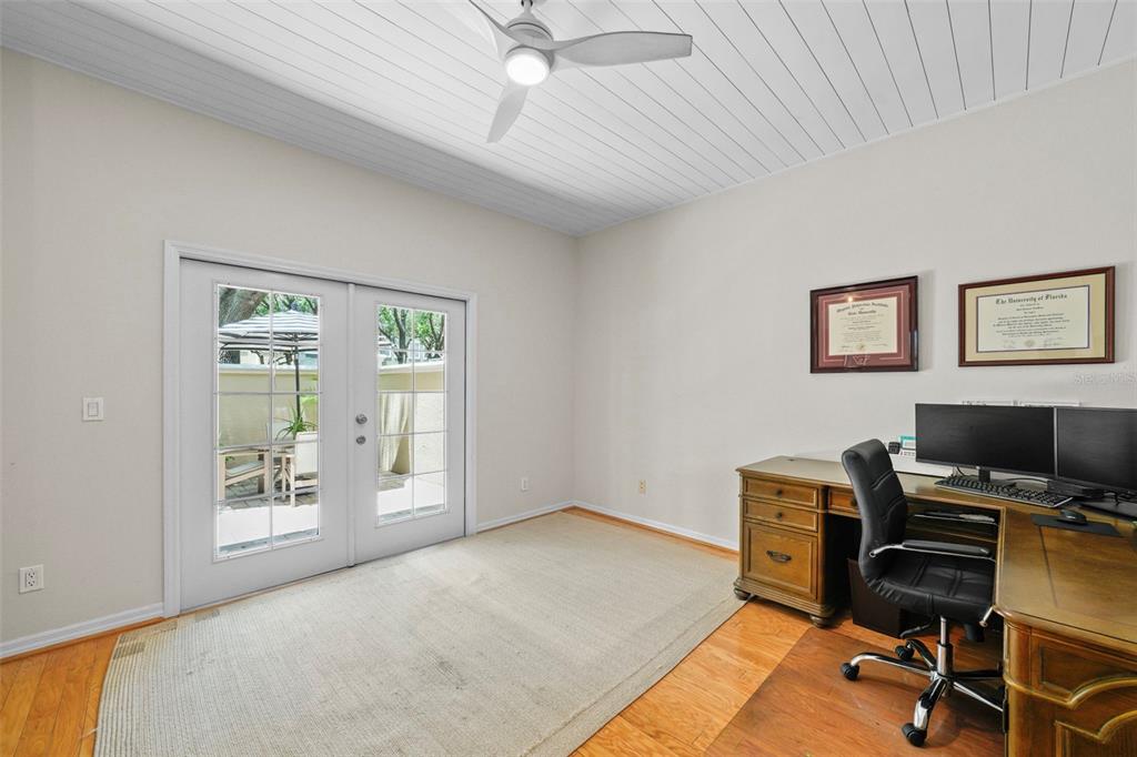 1451 Harbour Walk Road Tampa, FL 33602 - Photo 34 of 51 a workspace with a window