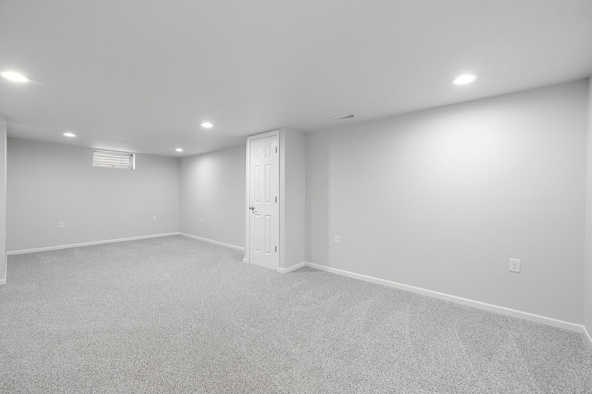 513 Bender Road, Unit 515 West Bend, WI 53090 - Photo 25 of 29 FAMILY ROOM