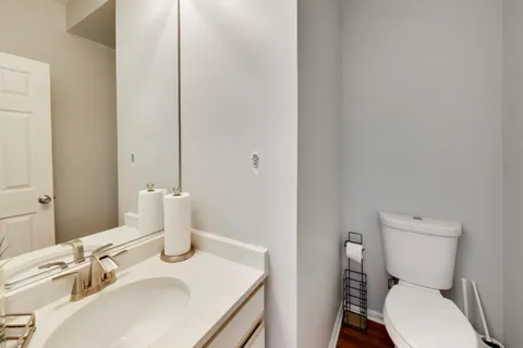 $340,000 | 1267 Arapaho Court, Naperville, IL 60540