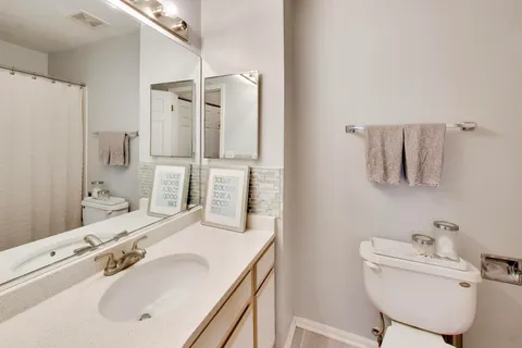 $340,000 | 1267 Arapaho Court, Naperville, IL 60540