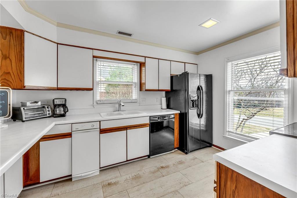 1736 Ternberry Road High Point, NC 27262 - Photo 4 of 28 Gallery Image 4