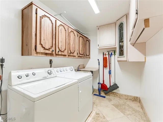 $749,000 | 1506 Southwest 52nd Lane, Cape Coral, FL 33914