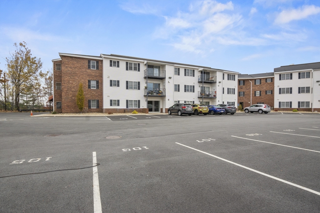 45 Christopher Drive, Unit 101 Methuen, MA 01844 - Photo 2 of 32 a building view