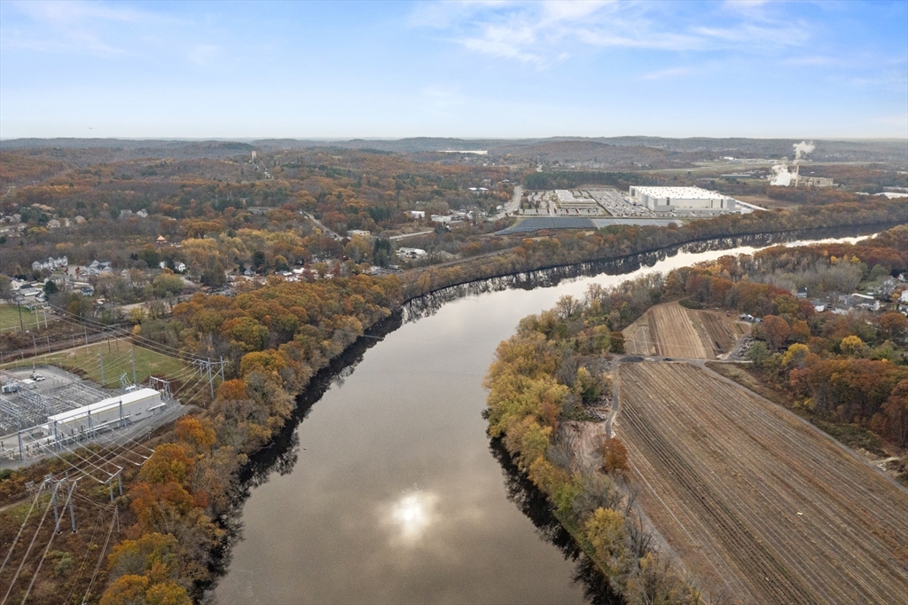 45 Christopher Drive, Unit 101 Methuen, MA 01844 - Photo 27 of 32 an aerial view of a house