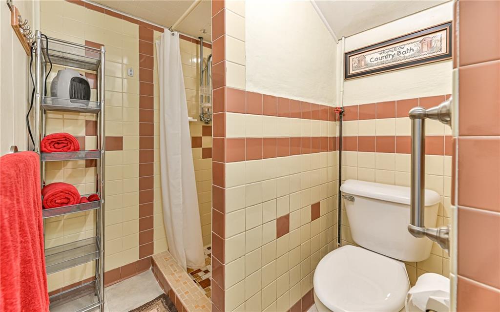 160 Rosscommon Road Wexford, PA 15090 - Photo 16 of 24 Gallery Image 16