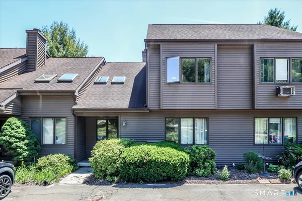 $299,000 | 23 Twin Oaks, Unit 23, New Milford, CT 06776