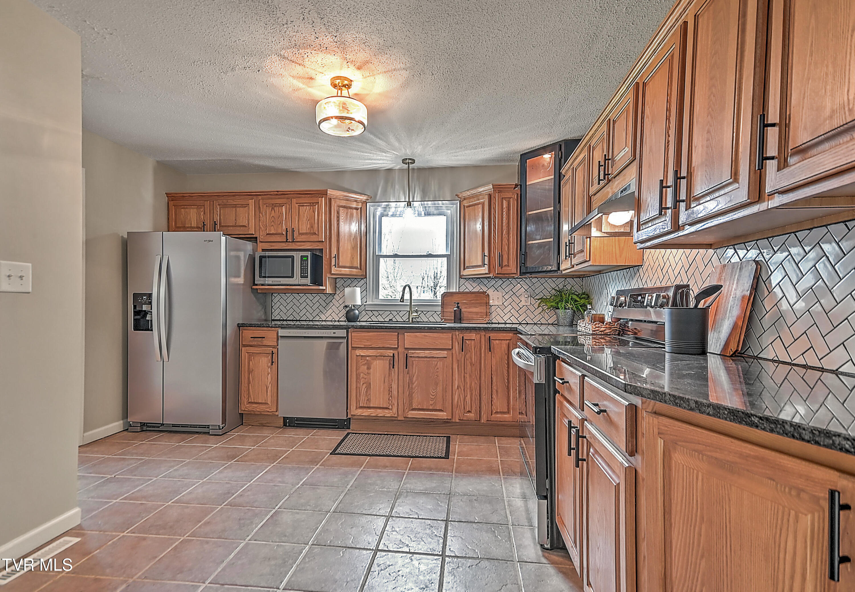 6371 Old Jonesboro Road Bristol, TN 37620 - Photo 17 of 55 6371 Old Jboro GUnit-21