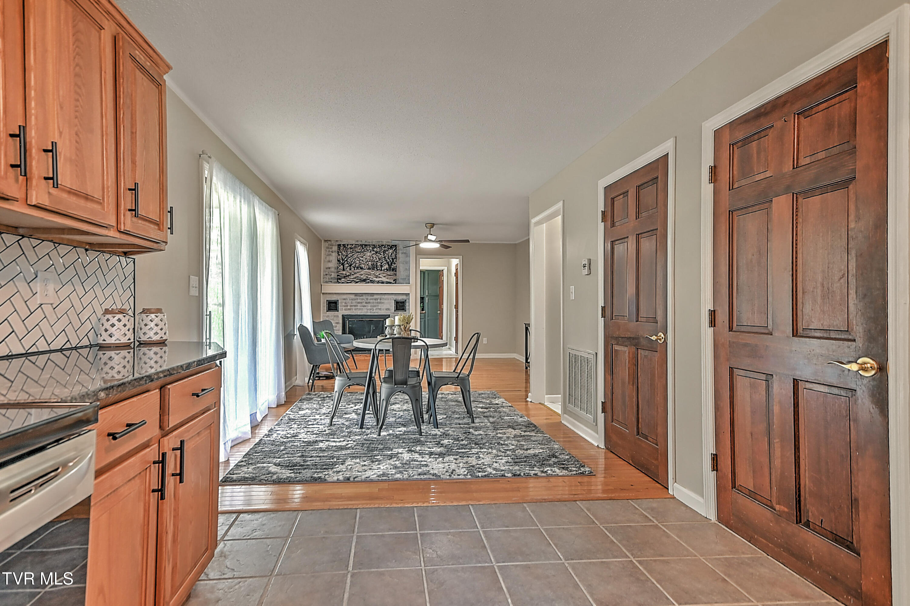 6371 Old Jonesboro Road Bristol, TN 37620 - Photo 18 of 55 6371 Old Jboro GUnit-19