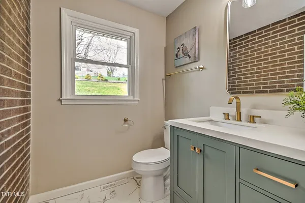 $439,900 | 6371 Old Jonesboro Road, Bristol, TN 37620