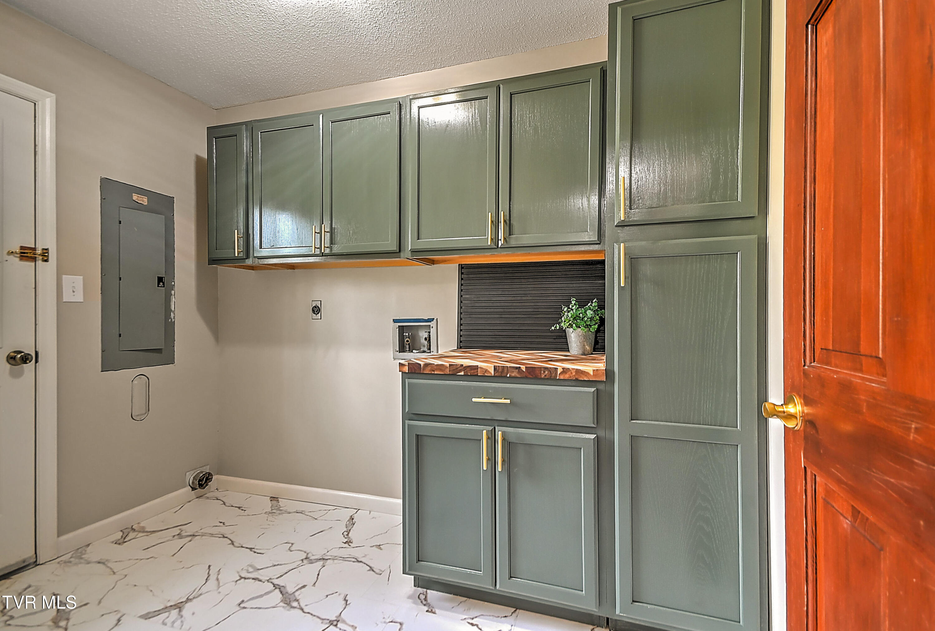 6371 Old Jonesboro Road Bristol, TN 37620 - Photo 24 of 55 6371 Old Jboro GUnit-27