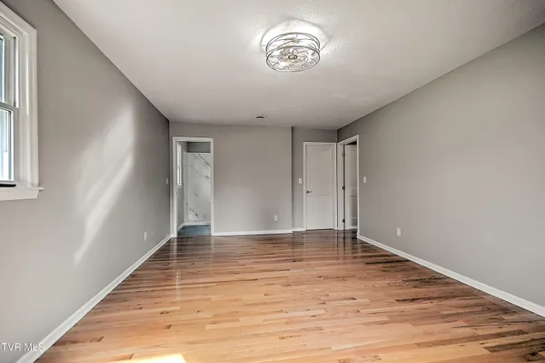 $439,900 | 6371 Old Jonesboro Road, Bristol, TN 37620