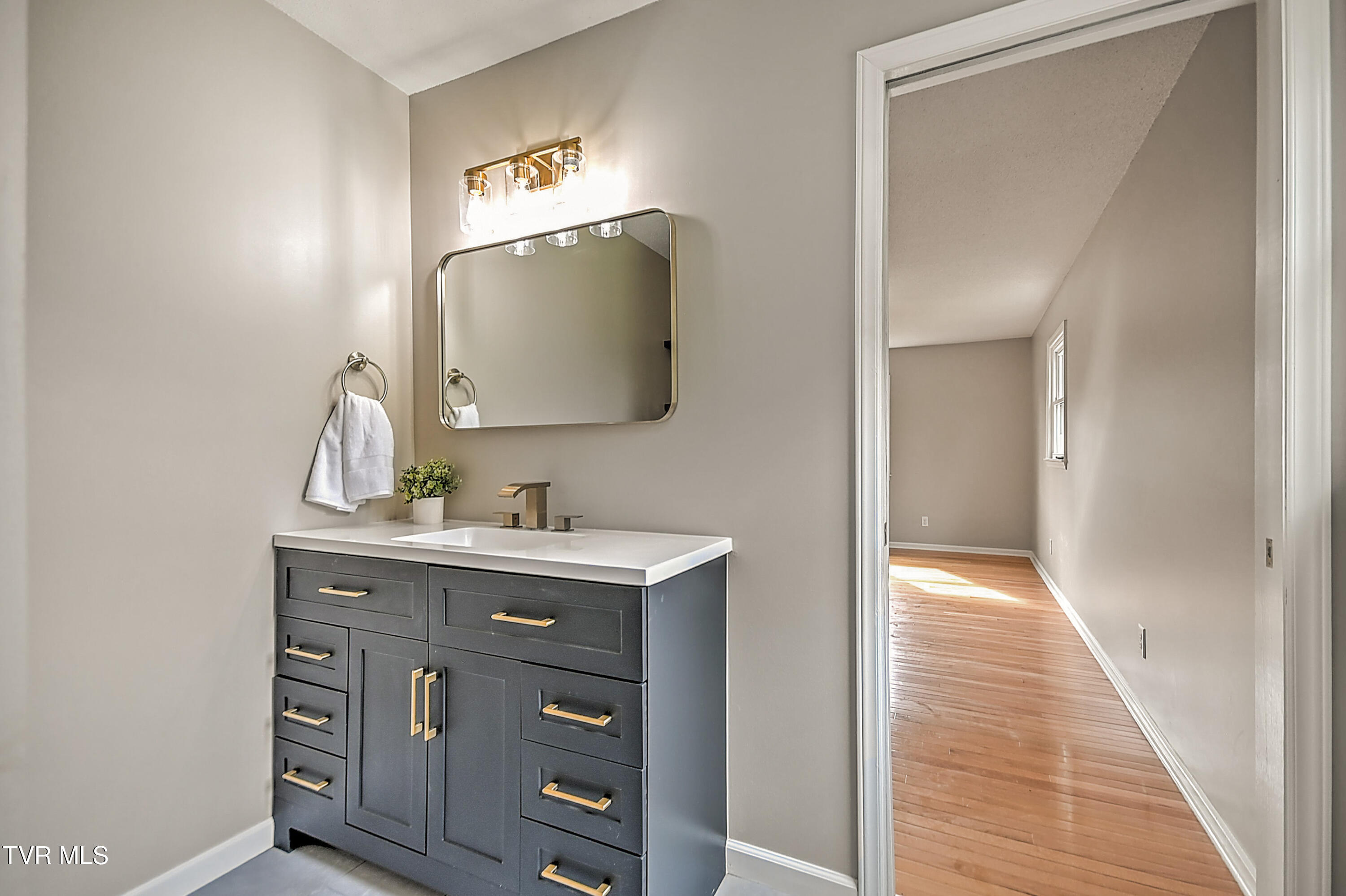 6371 Old Jonesboro Road Bristol, TN 37620 - Photo 32 of 55 6371 Old Jboro GUnit-34