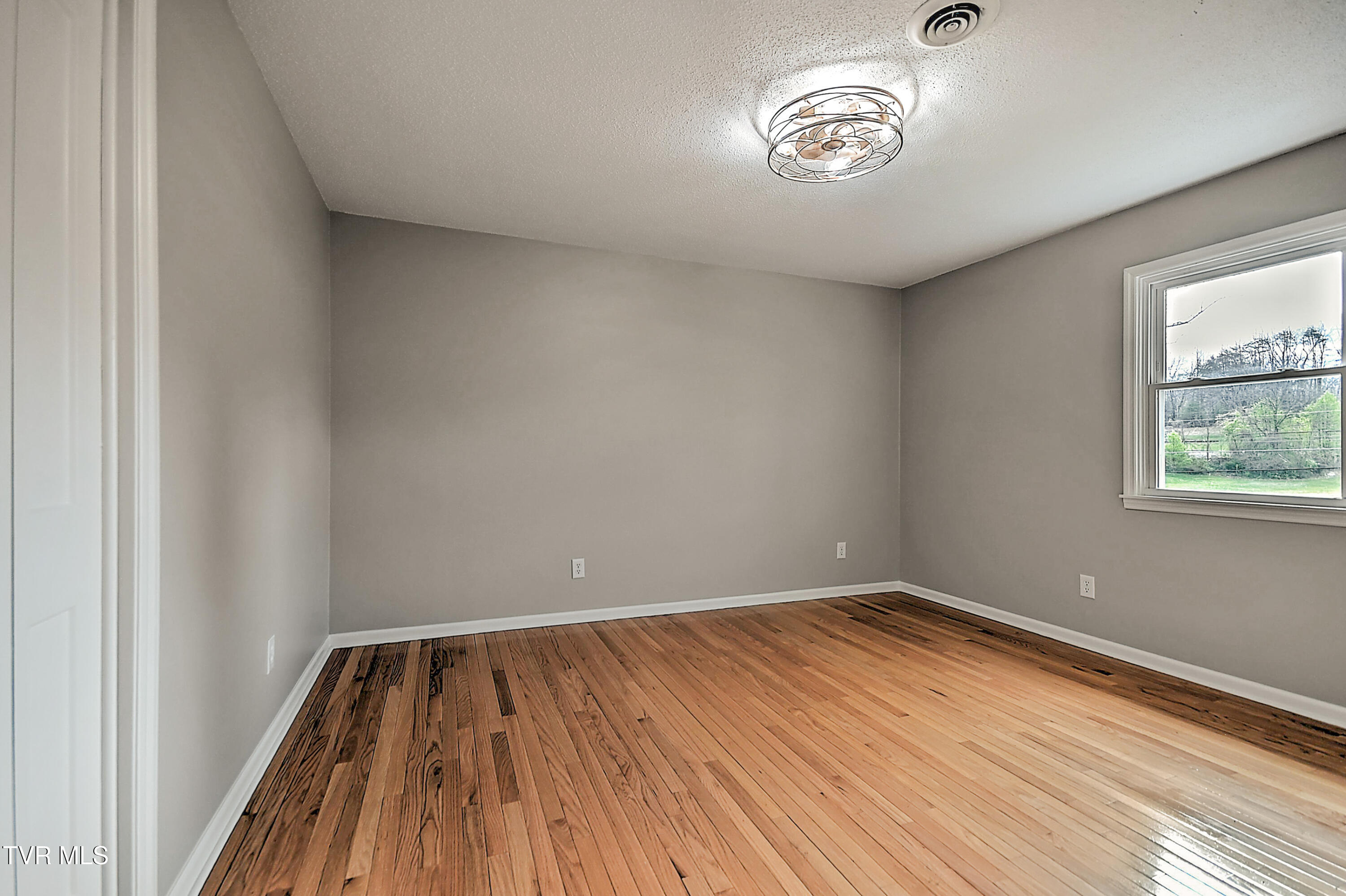 6371 Old Jonesboro Road Bristol, TN 37620 - Photo 38 of 55 6371 Old Jboro GUnit-43