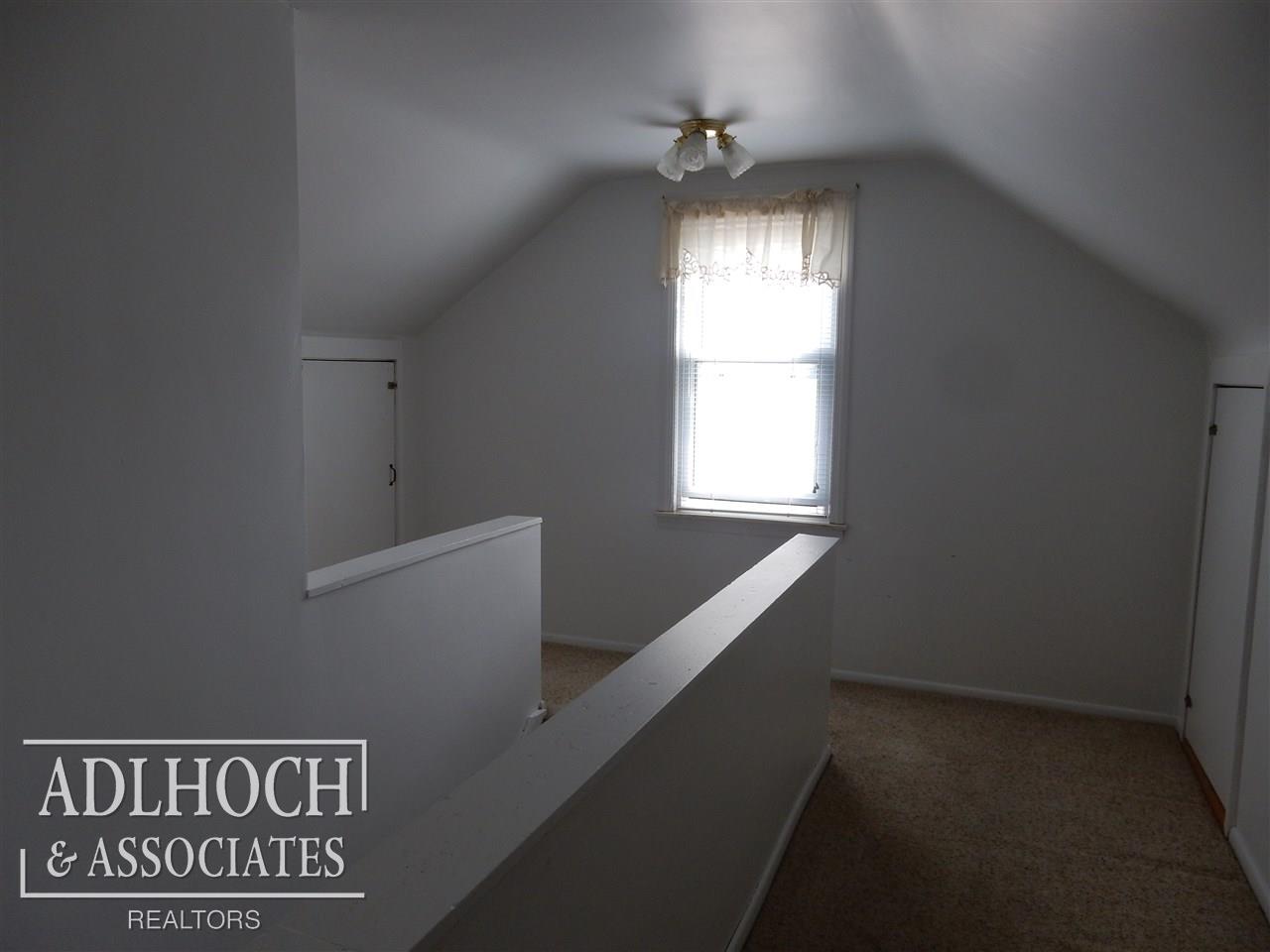 2064 Roslyn Road Grosse Pointe Woods, MI 48236 - Photo 11 of 16